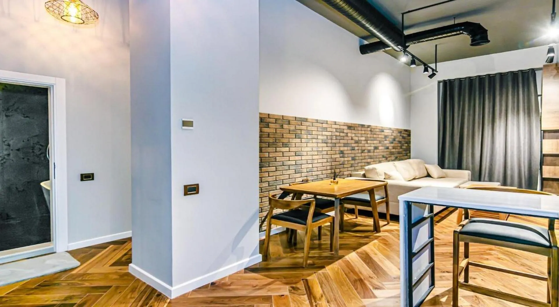 Luxury 1 Bedroom White City Baku
